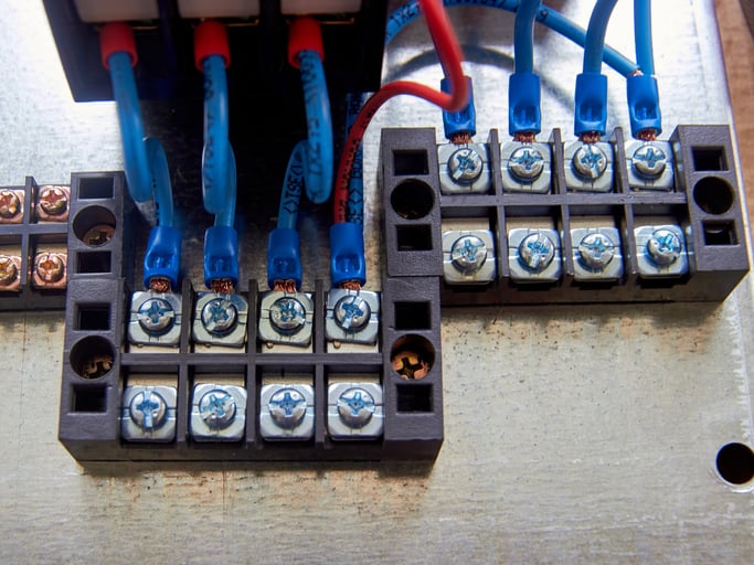 Terminal block types - Contact strip with connected wires for assembling control panel